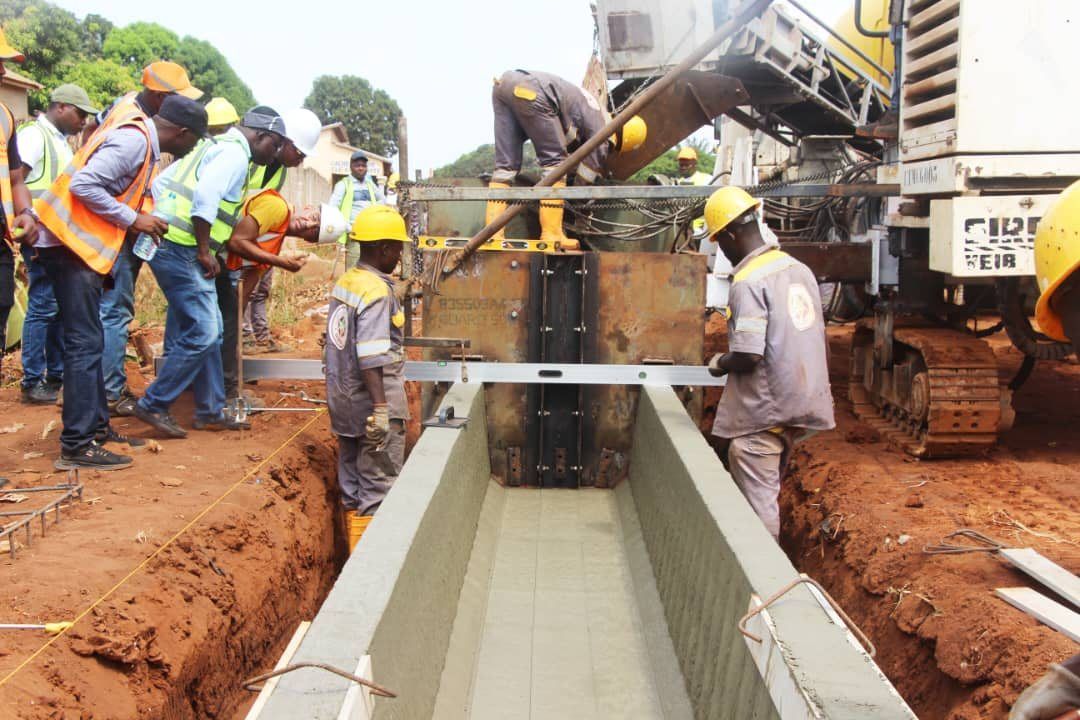 Alimentation de la machine en béton