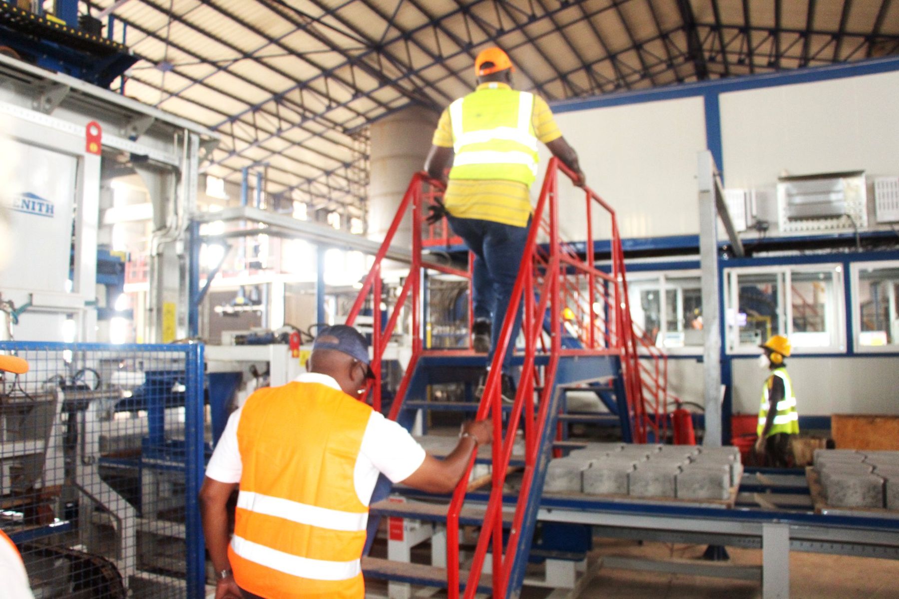 Ligne de production de pavés · usine de Tori