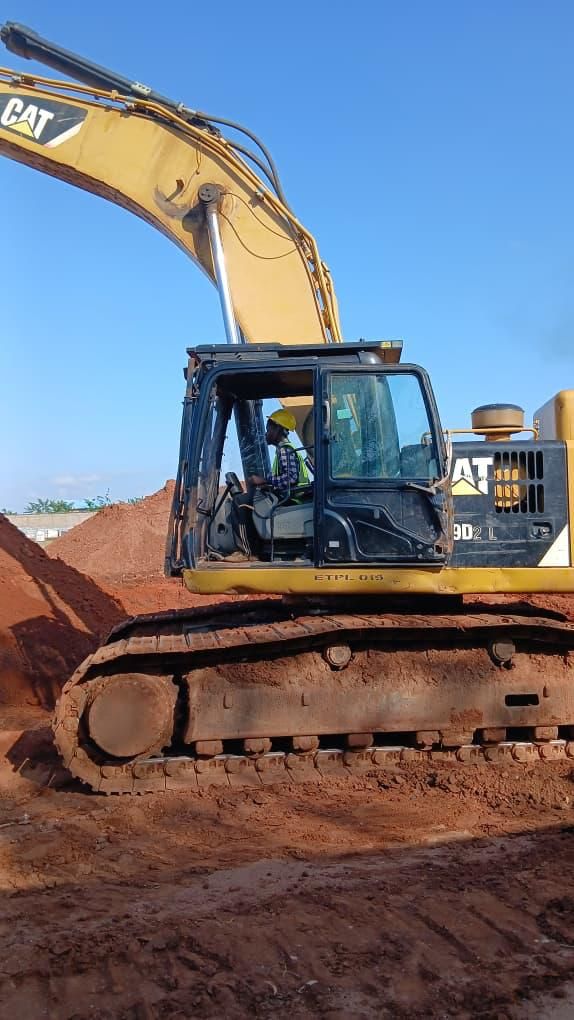 Practice on a hydraulic excavator
