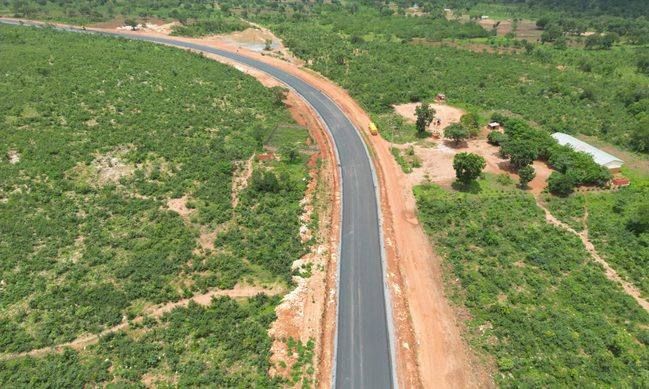Kota – Kouandé road in a rural area, 2024