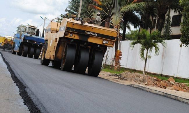 Asphalt compaction, Porto-Novo, 2011